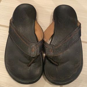 OluKai men’s sandals size 11 like new